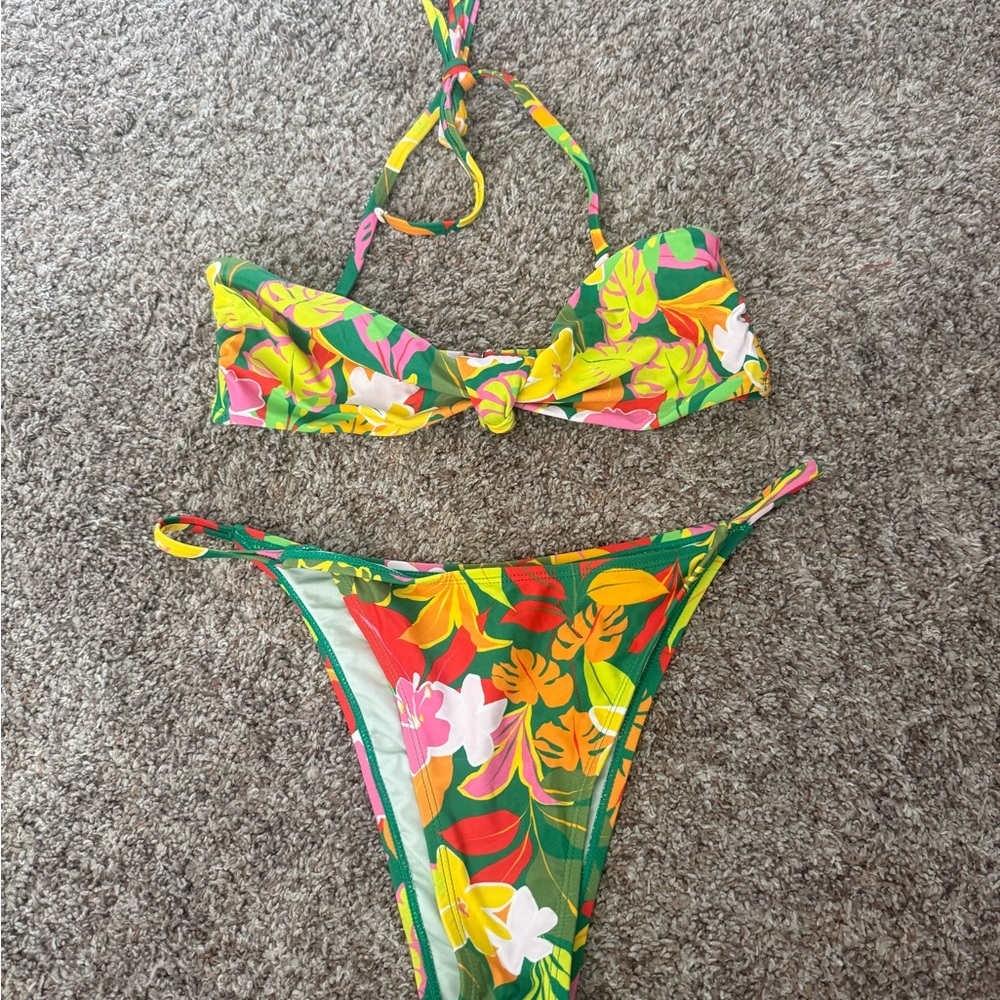 Cupshe Tropical Floral Green Bikini